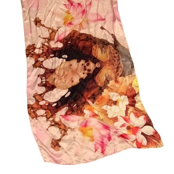 Large rectangular silk scarf with flowers and butterfly print - Picture 2 of 9
